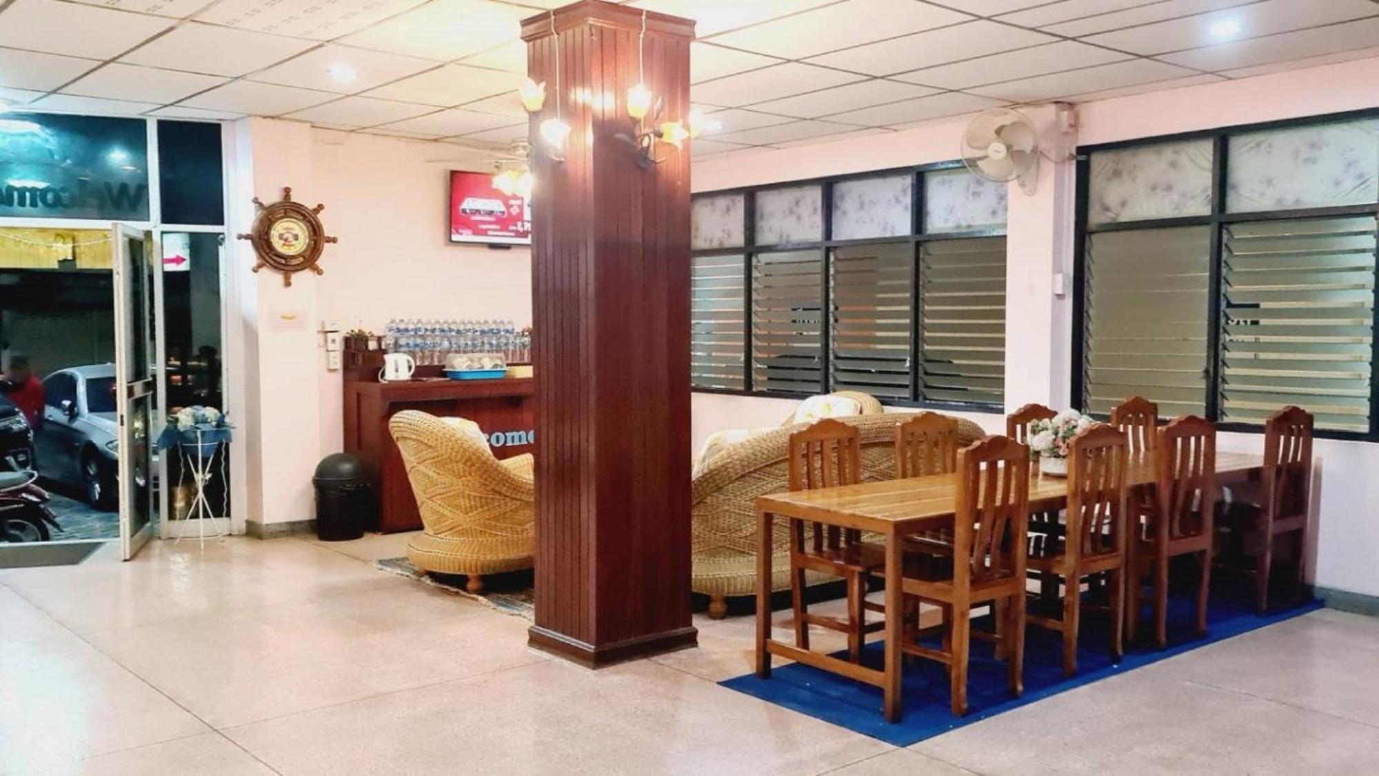 Royal Land Mae Klong Hotel Samut Songkhram Екстериор снимка